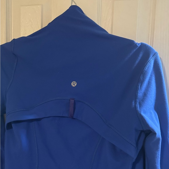Women's Blue lululemon jacket with thumb holes - Picture 3 of 6